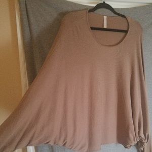 Brand new bat winged top